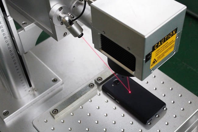 Exemplo de utilização da máquina de marcação a laser